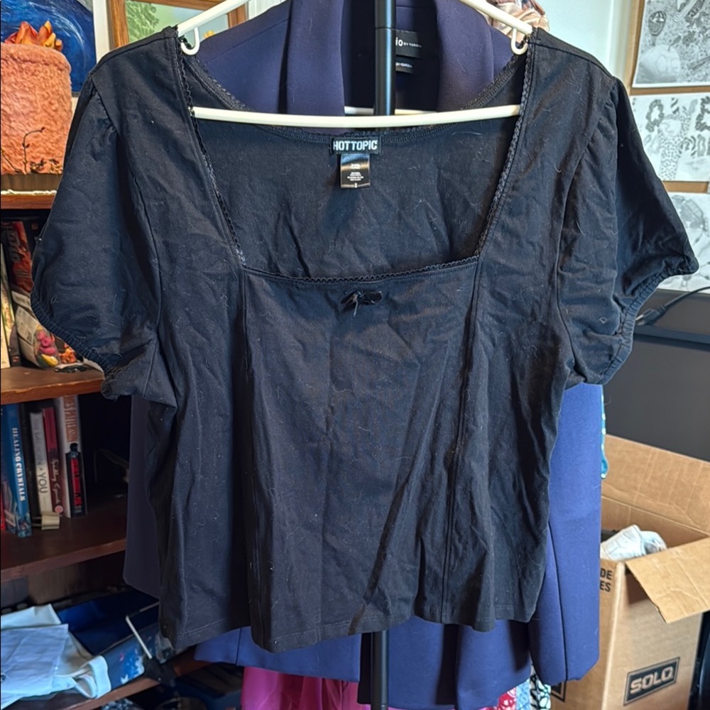 Hot Topic Black Fitted Crop Blouse